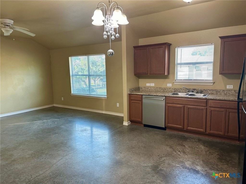 1400 Clyde St #B - Photo 6 of 16