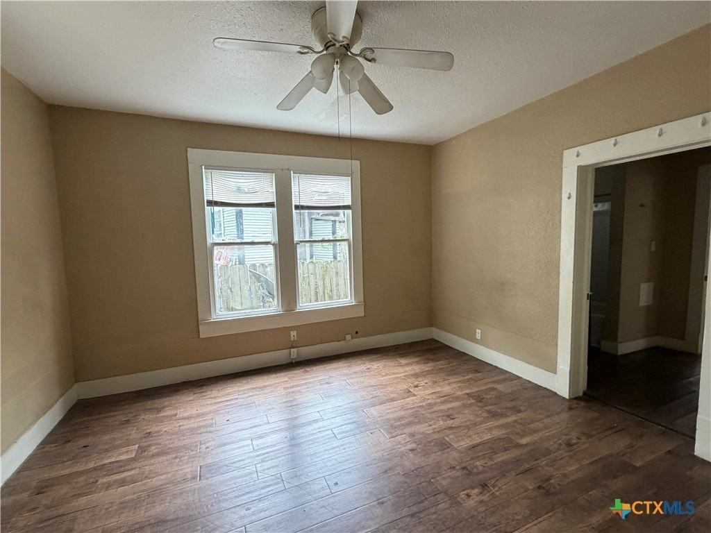 408 E North St - Photo 5 of 6