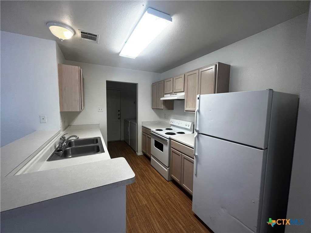 125 Cedargrove #127 - Photo 3 of 7