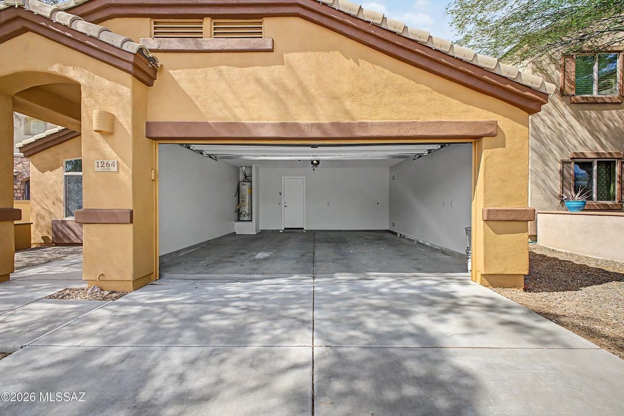 1264 W Molinetto Dr - Photo 4 of 33