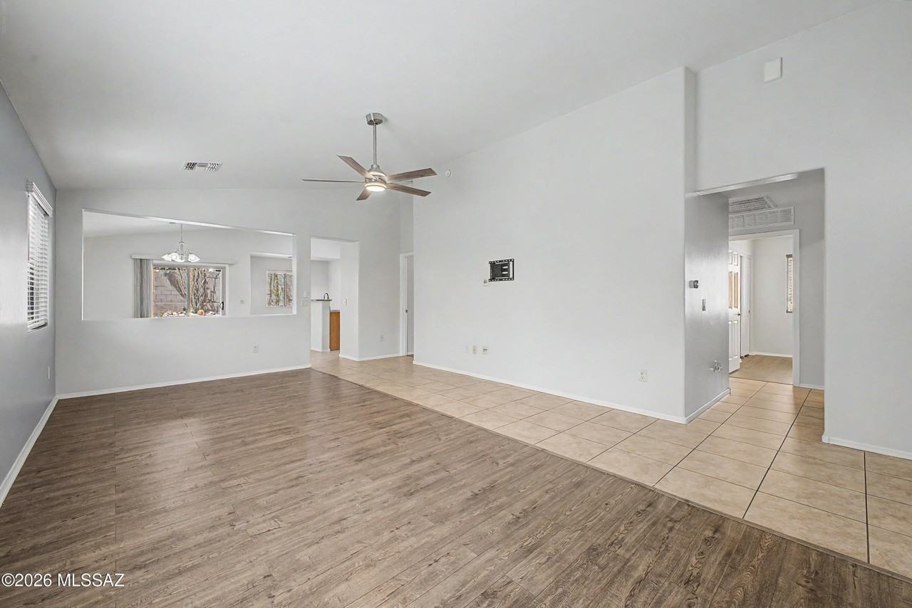 1264 W Molinetto Dr - Photo 6 of 33