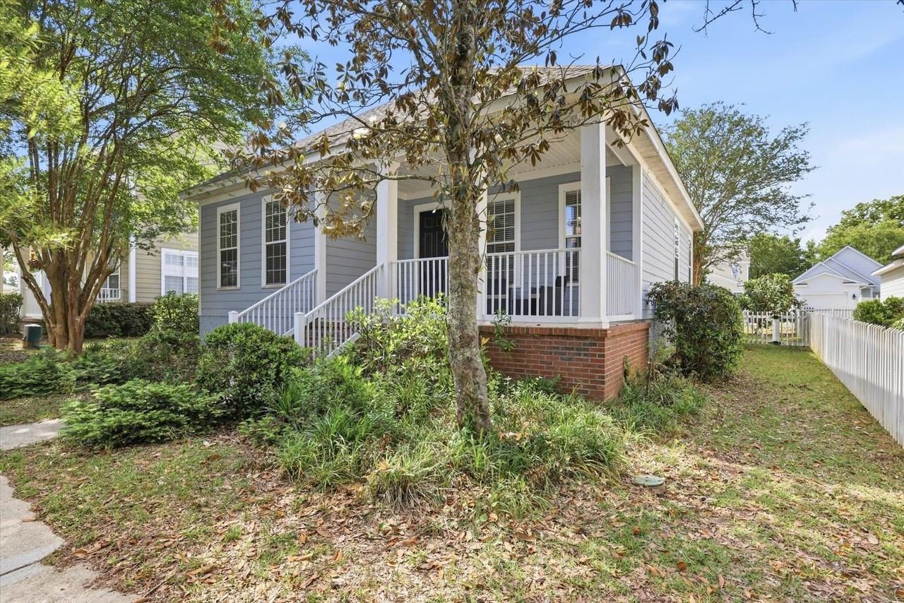 3253 Stanhope Dr - Photo 3 of 43