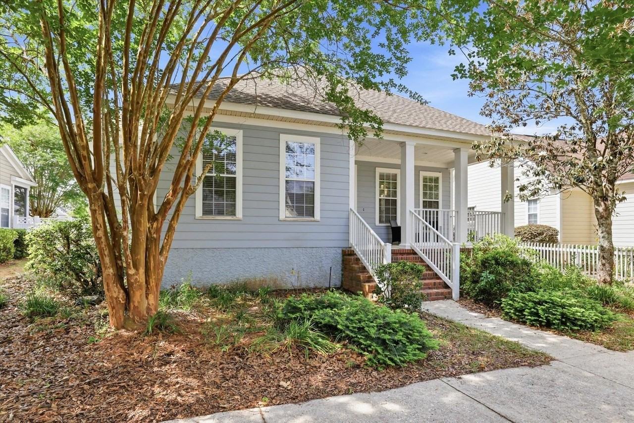 3253 Stanhope Dr - Photo 4 of 43