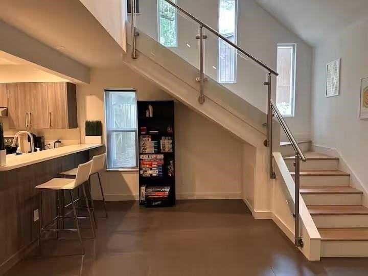 2144 Shangri La Ln - Photo 3 of 18