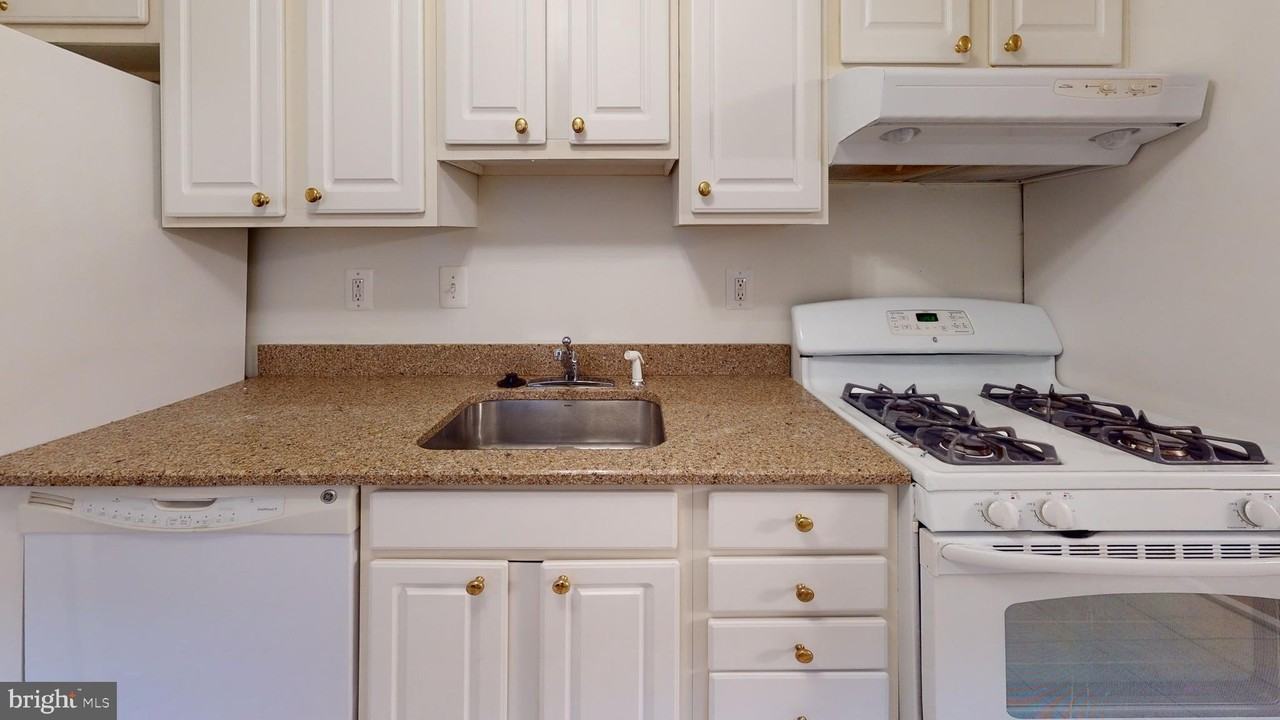 1008 23rd St Nw - Photo 7 of 18