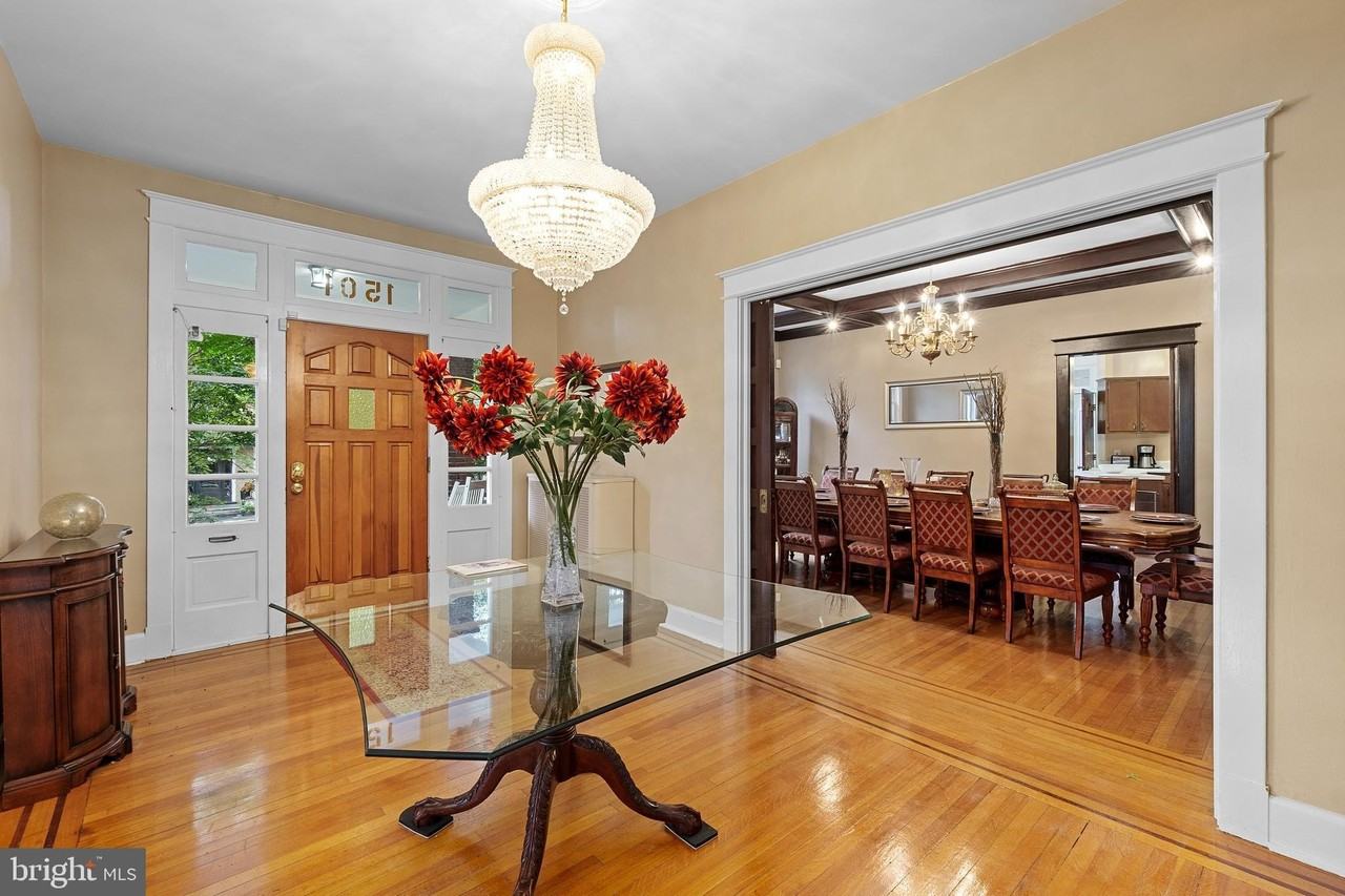 1501 Crittenden St Nw - Photo 3 of 48