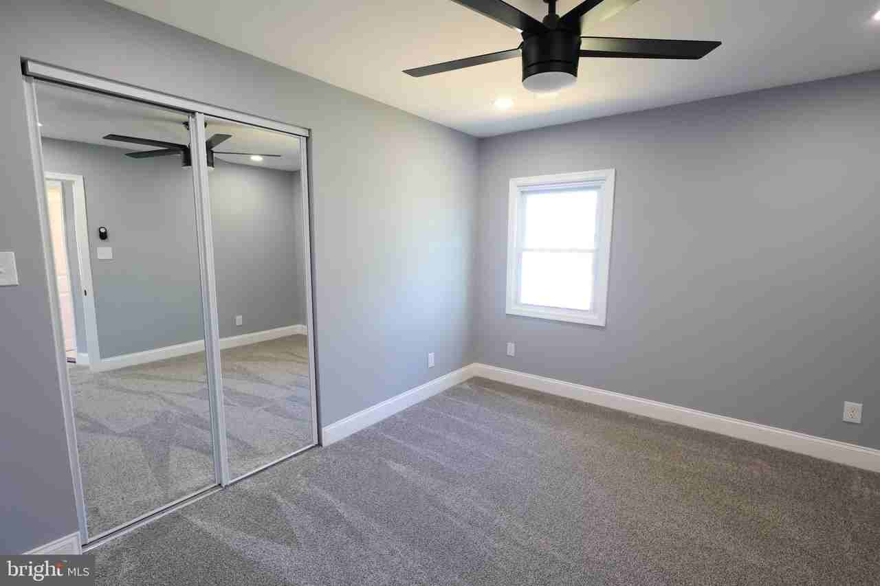 5110 Kenwood Ave - Photo 4 of 30