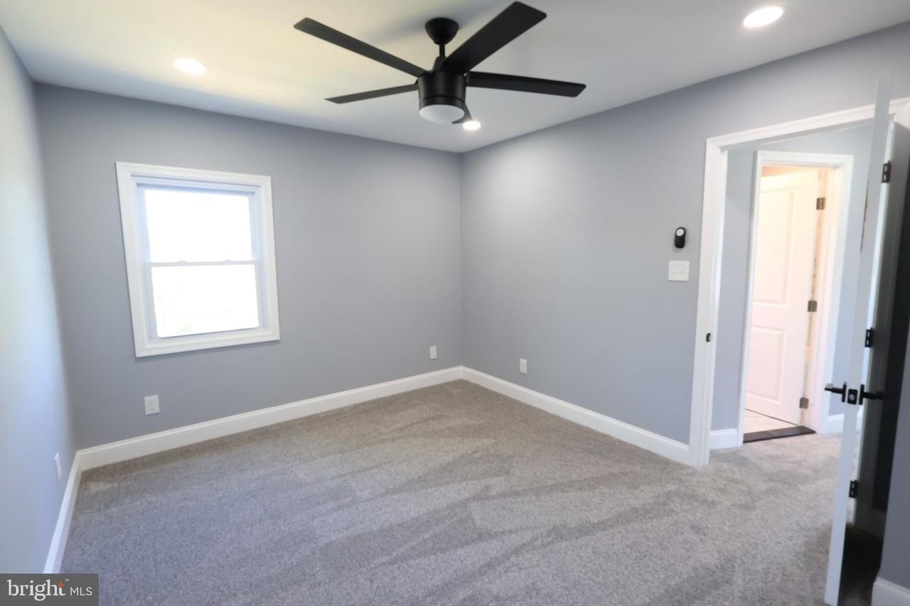 5110 Kenwood Ave - Photo 5 of 30