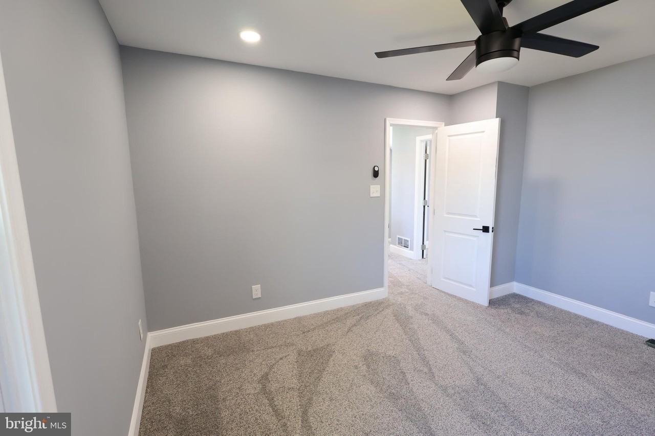 5110 Kenwood Ave - Photo 6 of 30