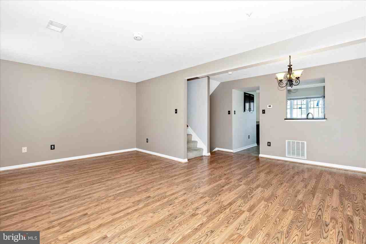 5621 Queen Anne Ct - Photo 5 of 50