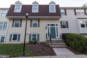 featured image of 35 Pickering Ct #35-02