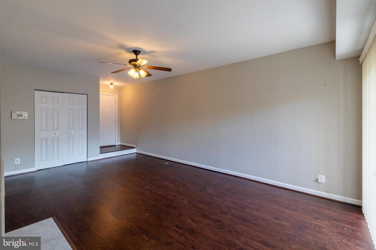 35 Pickering Ct #35-02 - Photo 3 of 22