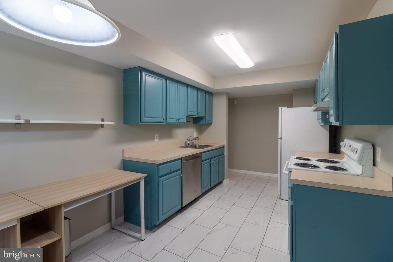 35 Pickering Ct #35-02 - Photo 4 of 22