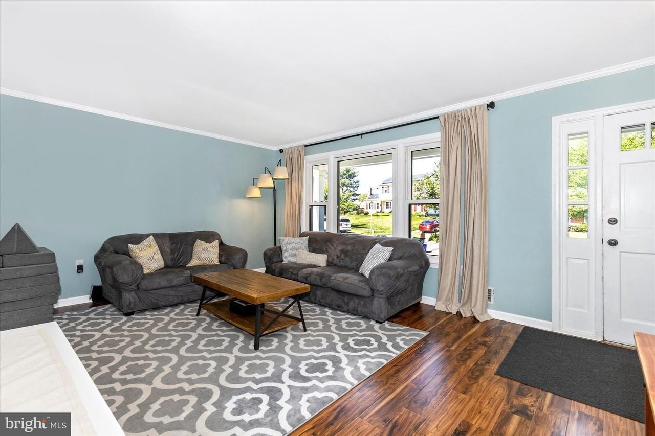 3004 Peebles Ct - Photo 4 of 50