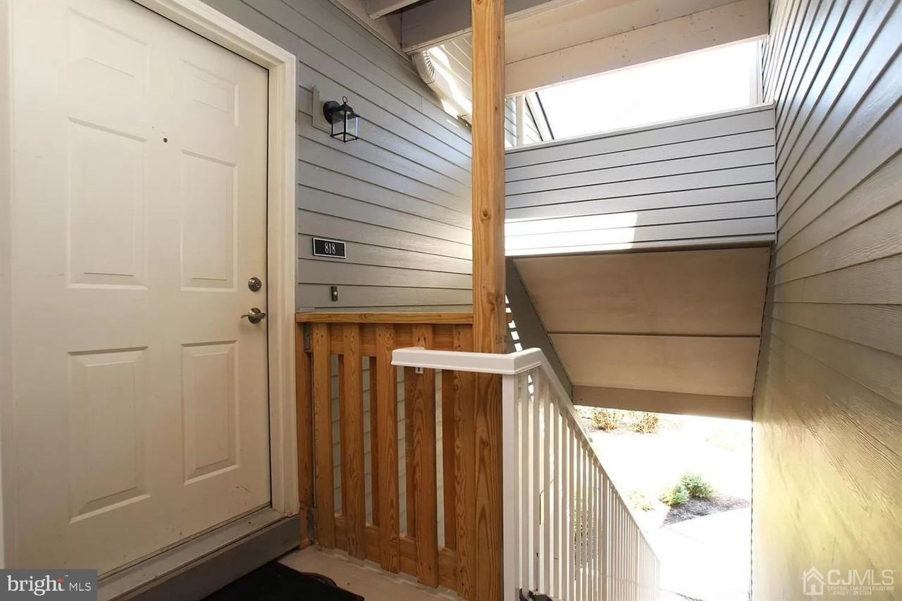 818 Ravens Crest Dr - Photo 2 of 16