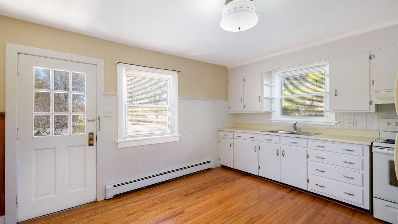 3617 FERRY Road #1-1stFL - Photo 3 of 10