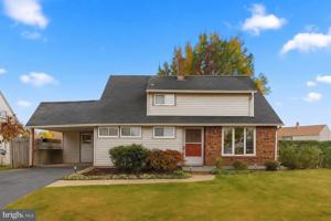 featured image of 289 Goldenridge Dr