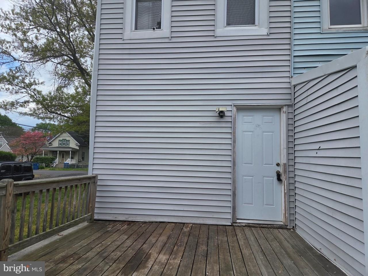 157 Robertson Ave - Photo 2 of 14