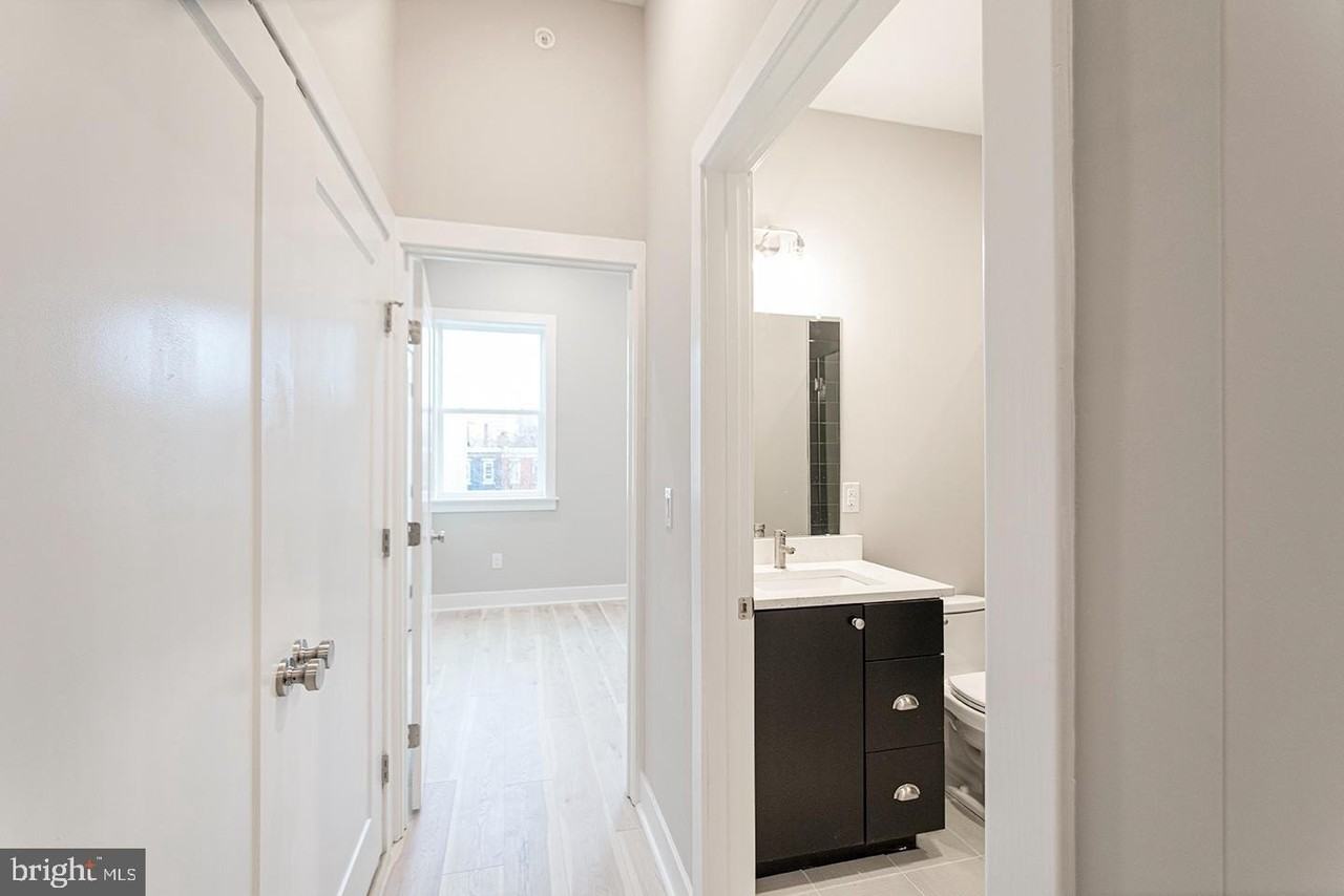 1946 N 6th St #3R - Photo 3 of 16