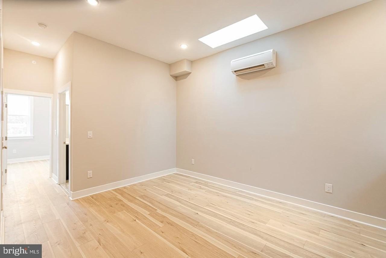 1946 N 6th St #3R - Photo 4 of 16