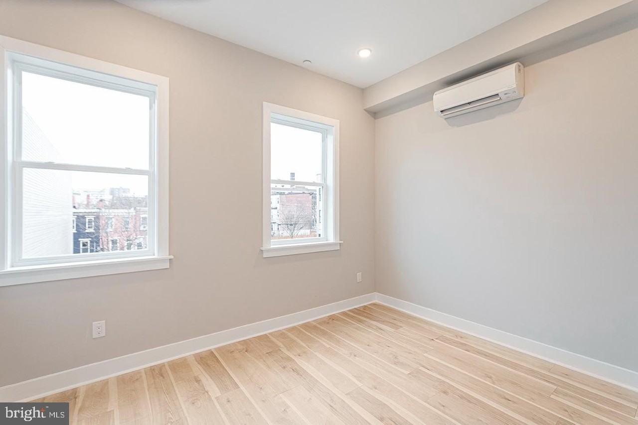 1946 N 6th St #3R - Photo 7 of 16