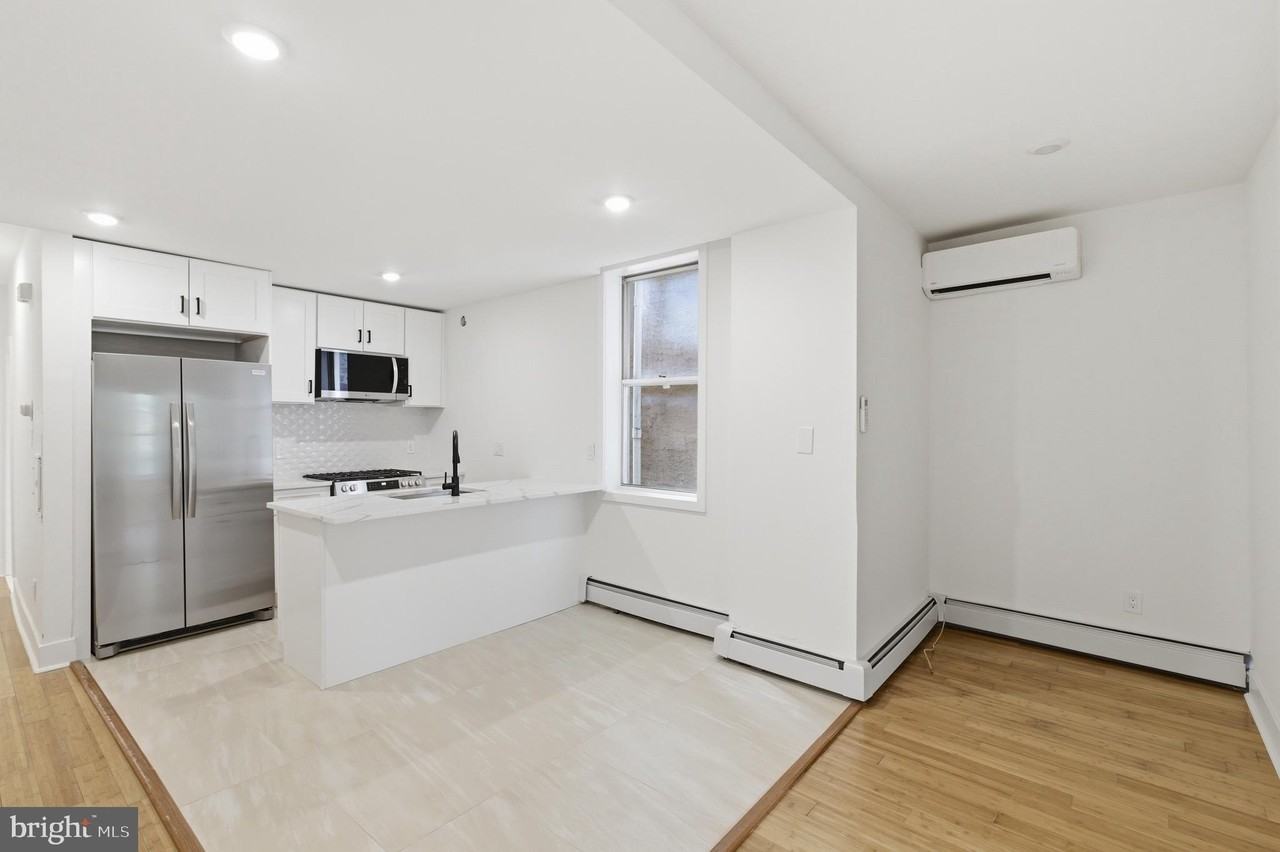 935 E Passyunk Ave #B