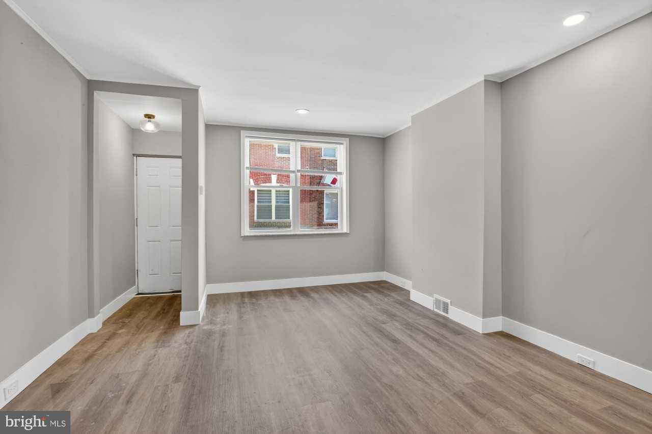 2422 S Iseminger St - Photo 3 of 22