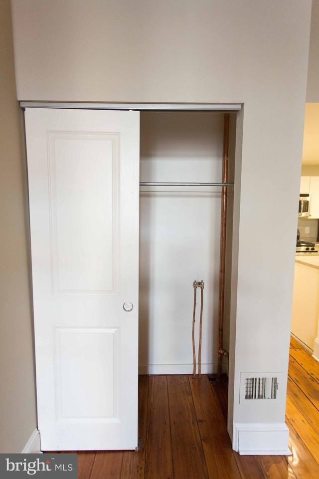727 Spruce St #1B - Photo 5 of 18