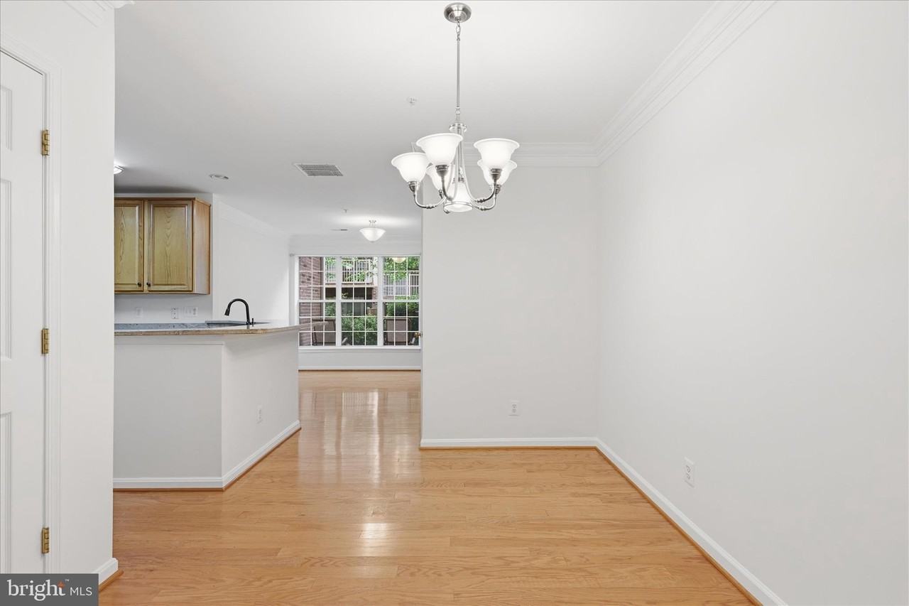 4108 Vanderbilt Ct - Photo 6 of 37