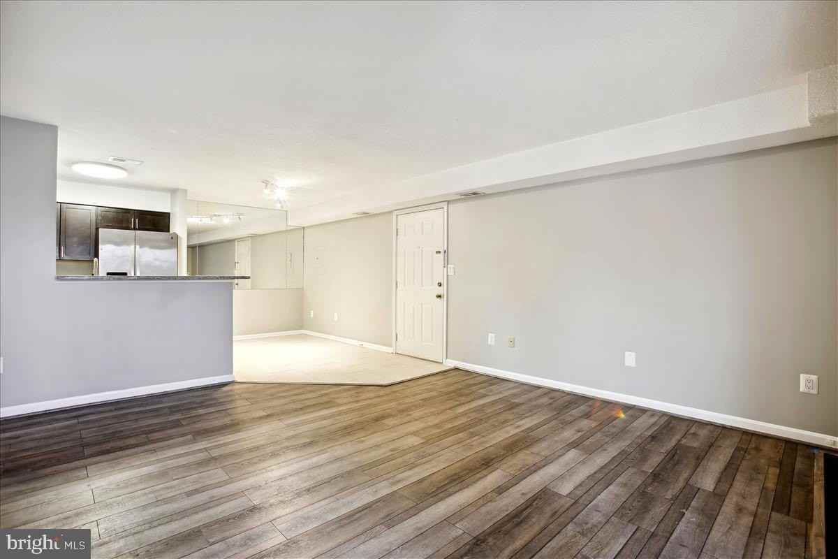 6939 Mary Caroline Cir #E - Photo 6 of 27