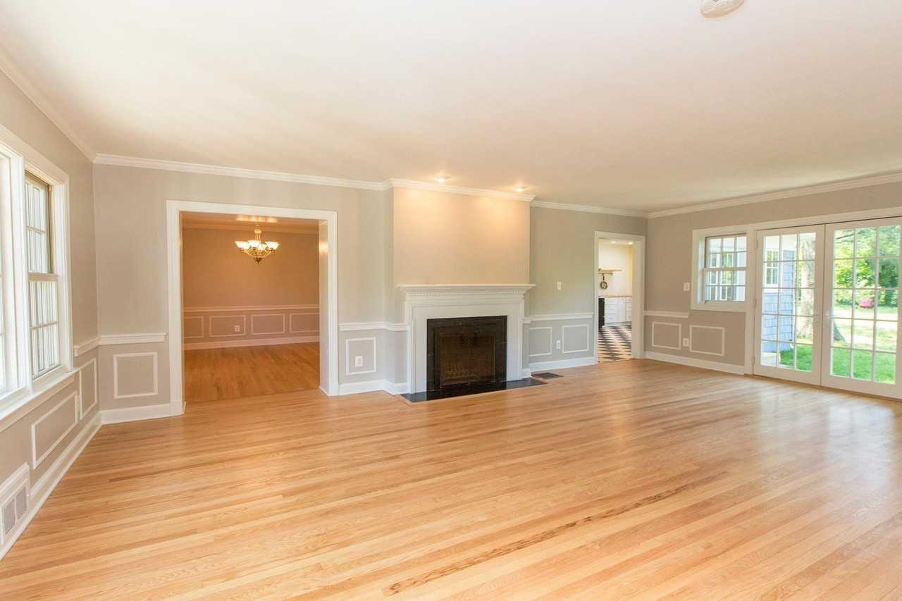 6435 Overlook Dr - Photo 4 of 39