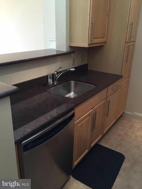 11770 Sunrise Valley Dr #423 - Photo 3 of 25