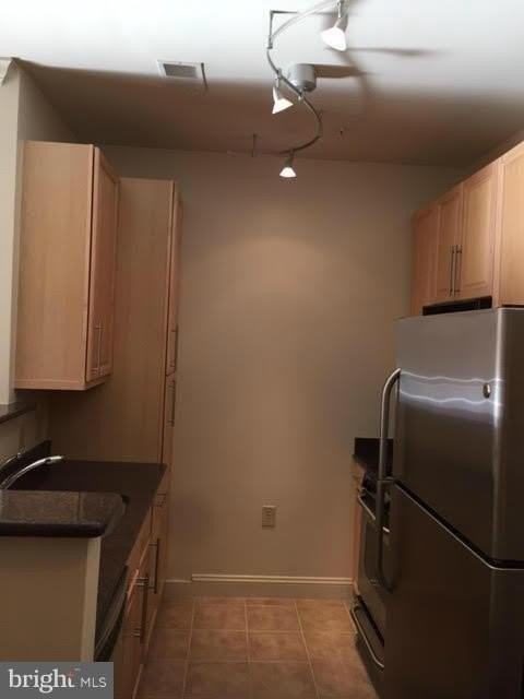 11770 Sunrise Valley Dr #423 - Photo 5 of 25
