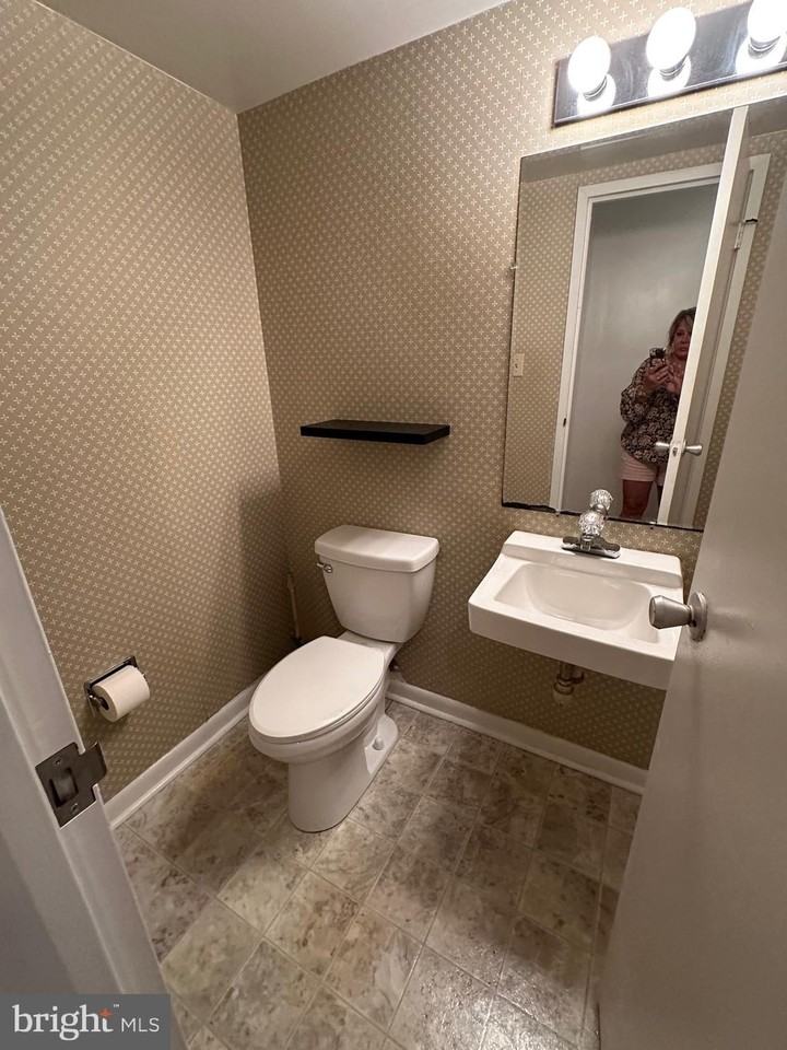 2366 Soft Wind Ct - Photo 5 of 6
