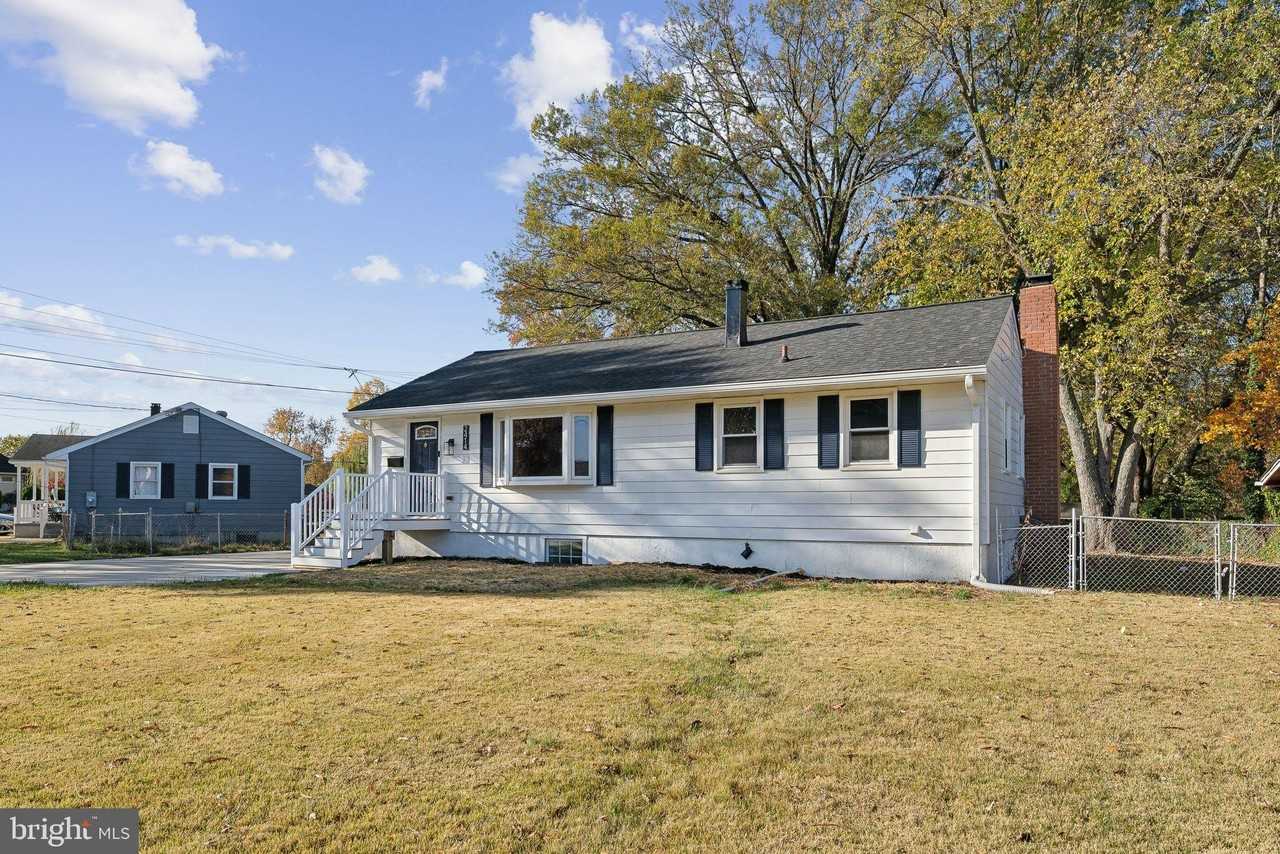 2414 Phillips Dr - Photo 2 of 43