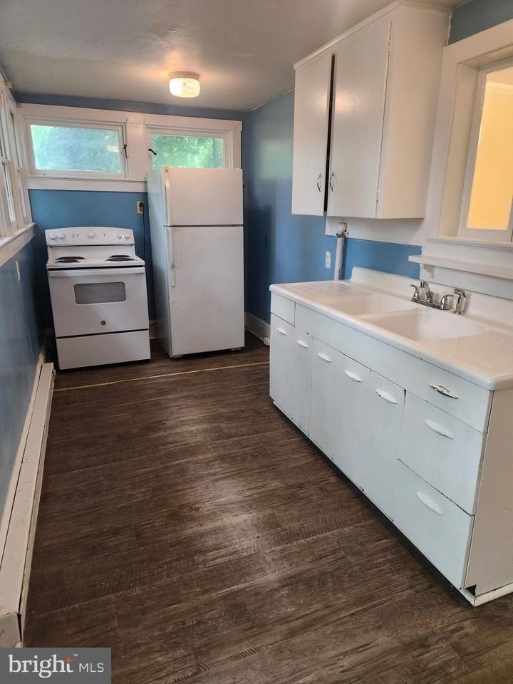 S Maple Ave - Photo 4 of 9