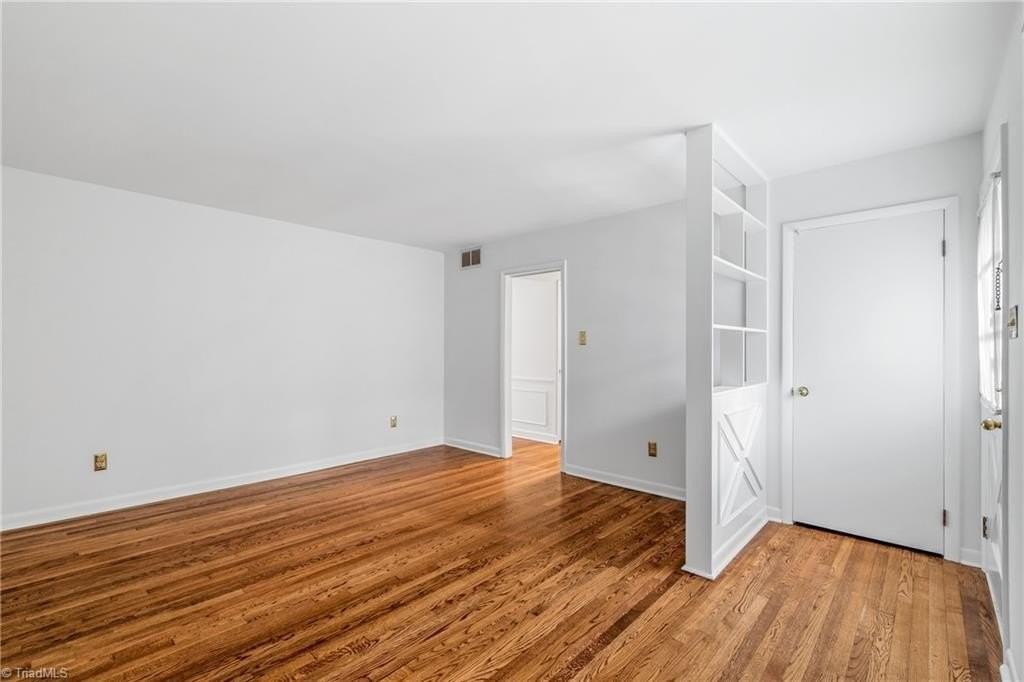 4017 Wexford Dr - Photo 3 of 31