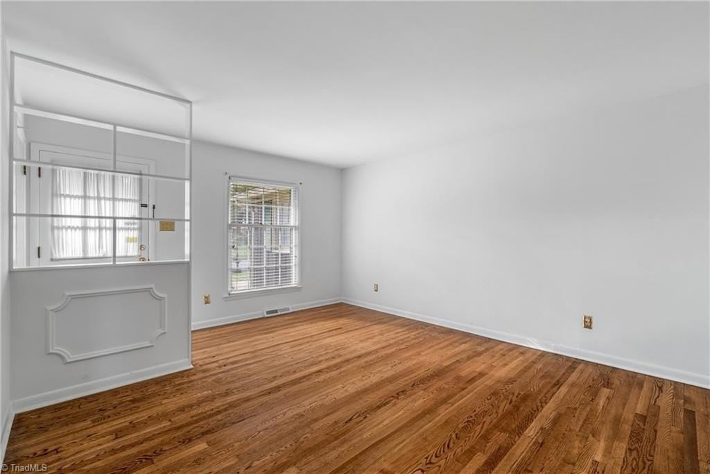 4017 Wexford Dr - Photo 5 of 31