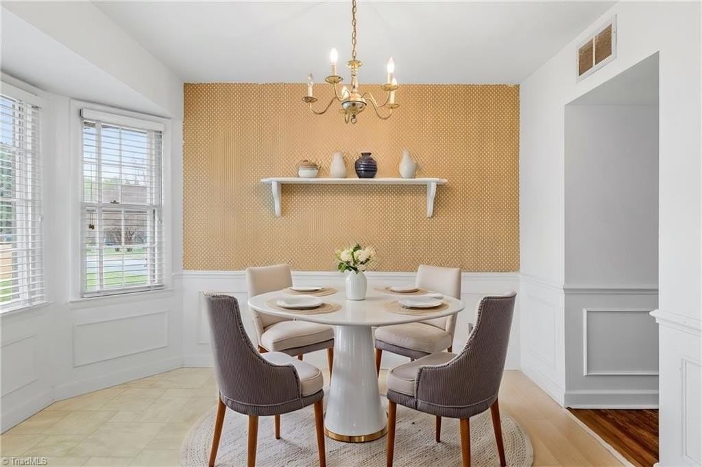 4017 Wexford Dr - Photo 6 of 31