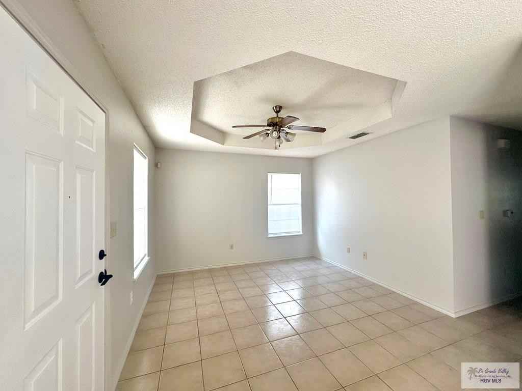 2828 Riviera St - Photo 6 of 16