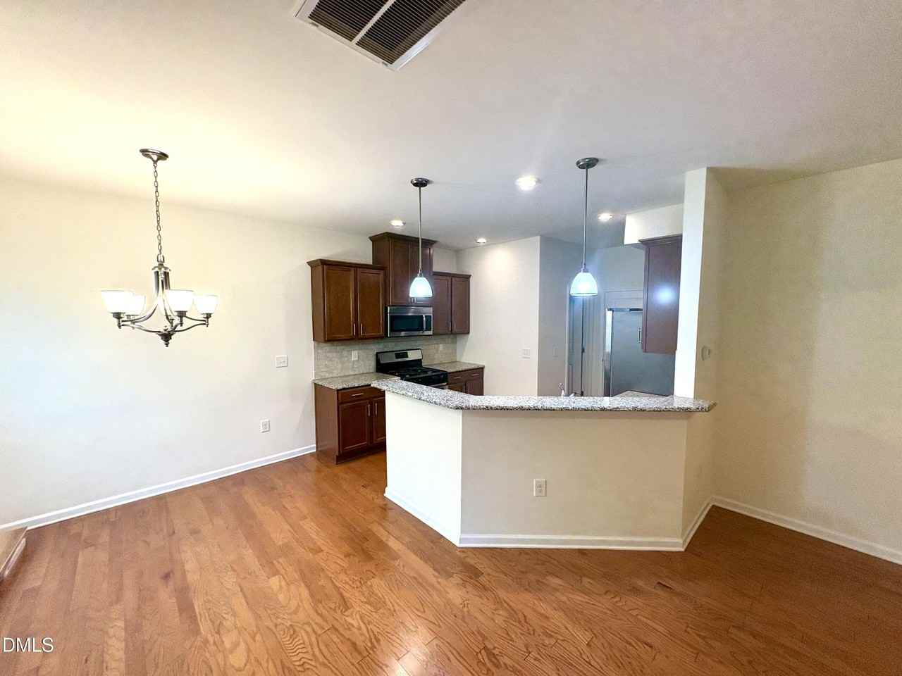 5376 Jessip St - Photo 3 of 15