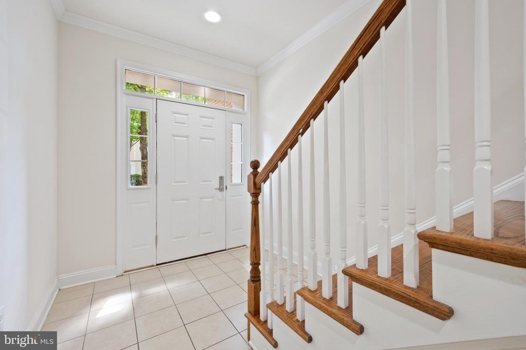8342 Broderick Cir - Photo 5 of 35