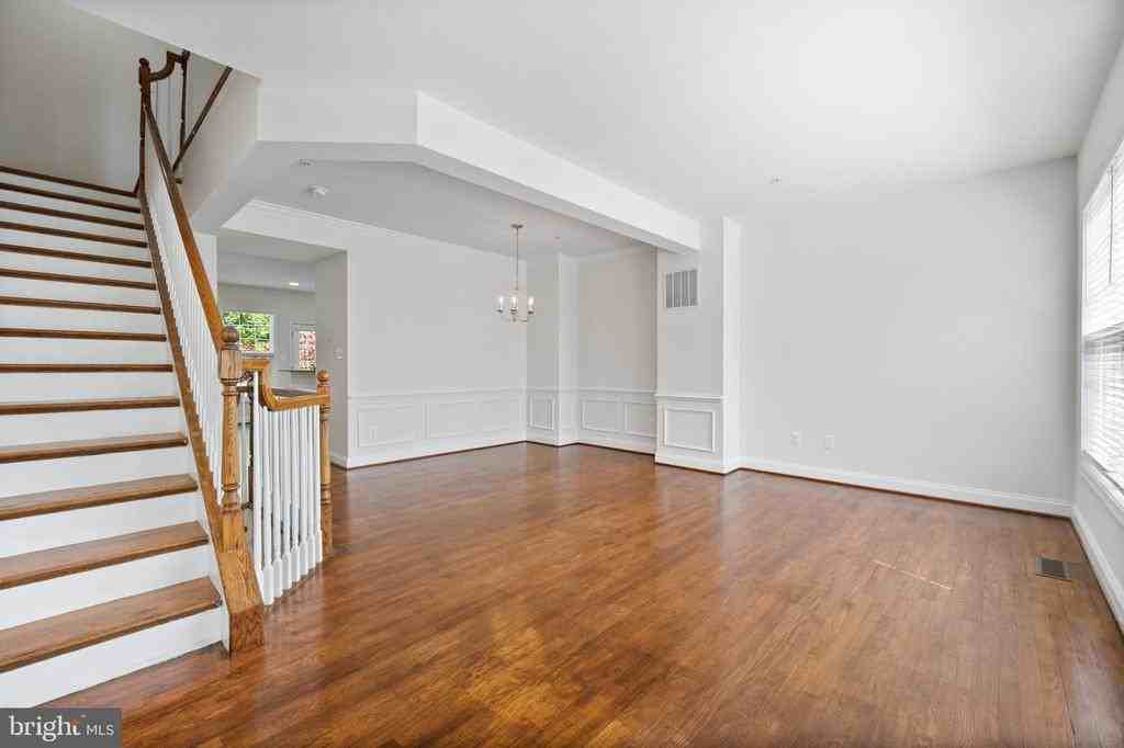 8342 Broderick Cir - Photo 6 of 35