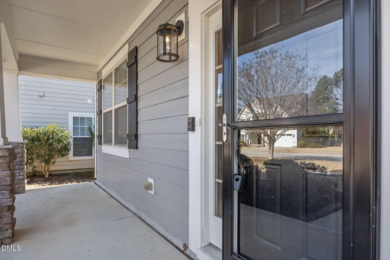 729 Lake Artesia Ln - Photo 4 of 50