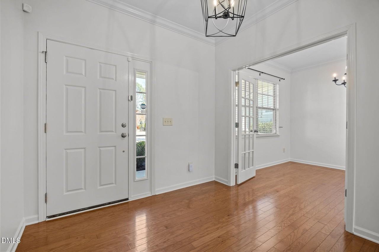 729 Lake Artesia Ln - Photo 5 of 50