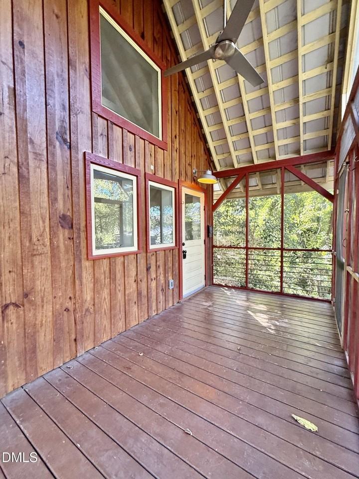 574 Primitive St - Photo 4 of 26