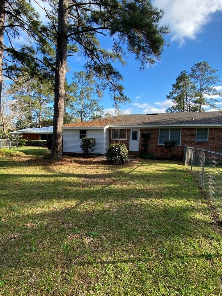 2808 1/2 Walmar Pl - Photo 2 of 13