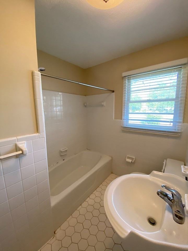 2808 1/2 Walmar Pl - Photo 3 of 13