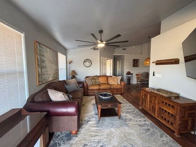 969 Kenwood Ave Apt B - Photo 3 of 17