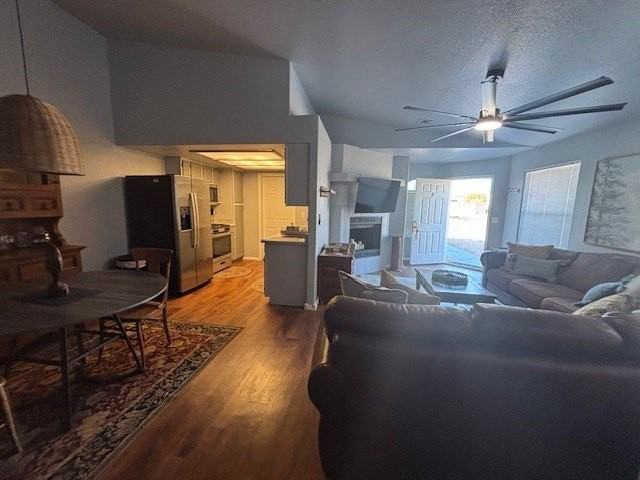 969 Kenwood Ave Apt B - Photo 6 of 17
